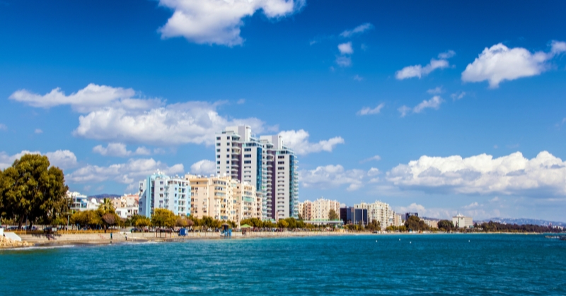 דירה יד 2 בקפריסין: מה חשוב לדעת על מיסוי והטבות שונות המגיעות לרוכשים?